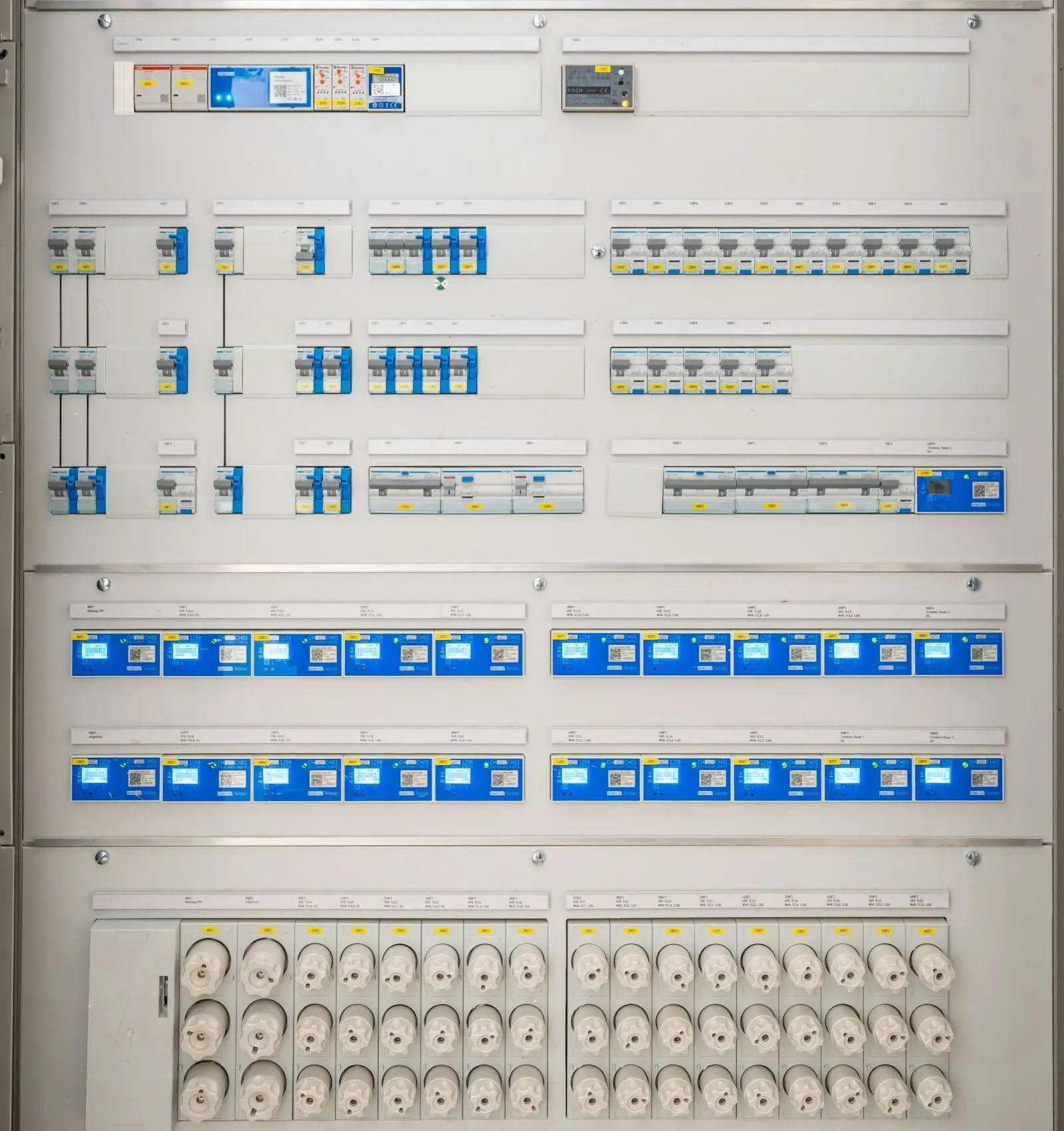 Mise aux normes électriques Beauvais — NF C 15-100 en 2026 Tableau électrique modulaire Schneider Resi9 mis aux normes NF C 15-100 par ELC à Beauvais
